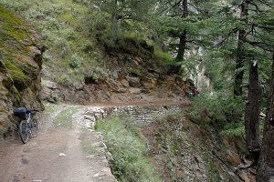 Cycling on the Old Hindustan Tibet Road