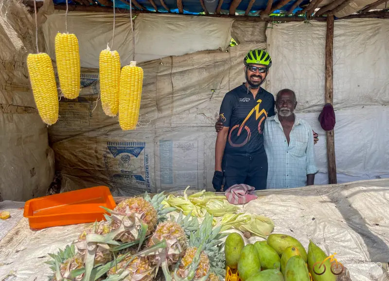 fruit seller in munnar